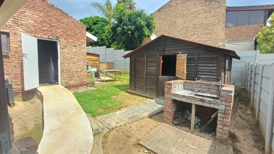 3 Bedroom Property for Sale in Strelitzia Park Eastern Cape